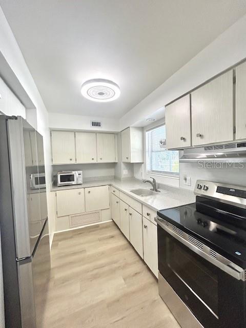 3950 Roxane Boulevard, Unit 2B Sarasota, FL 34235 - Photo 3 of 26