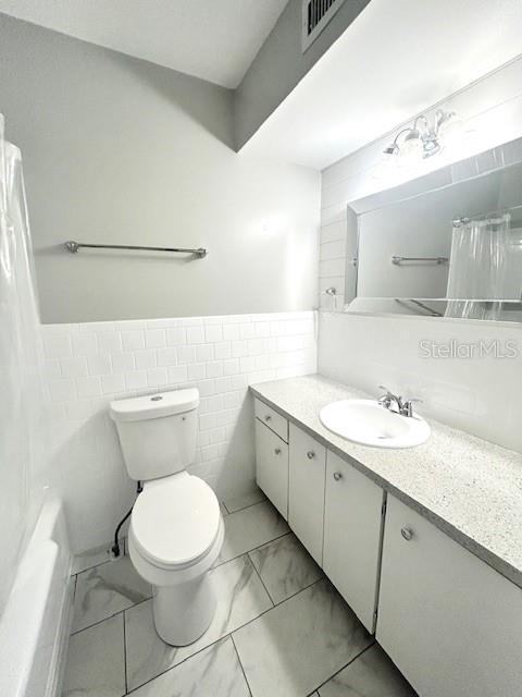 3950 Roxane Boulevard, Unit 2B Sarasota, FL 34235 - Photo 9 of 26