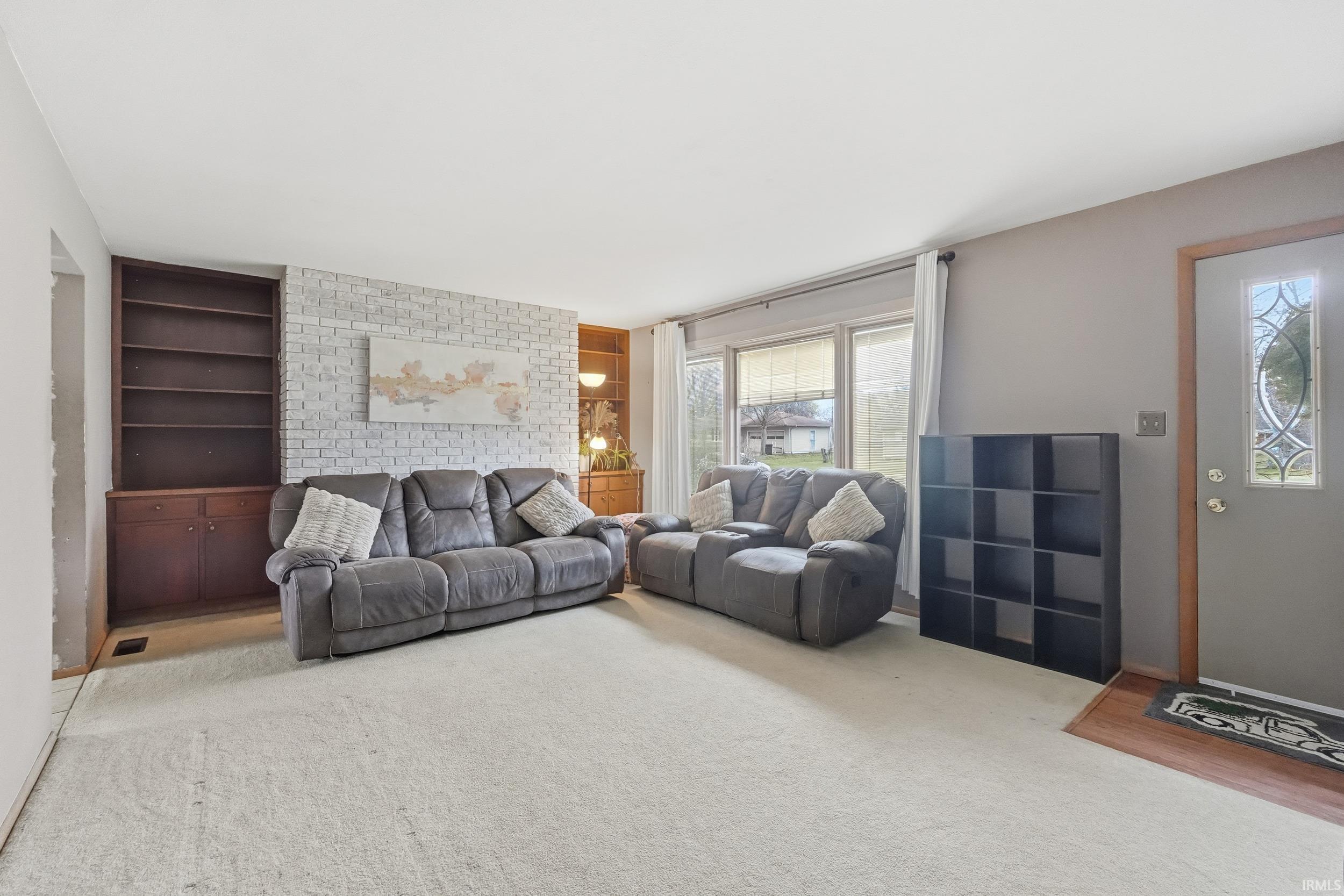 5231 Ann Hackley Road Fort Wayne, IN 46835 - Photo 3 of 32 Gallery Image 3