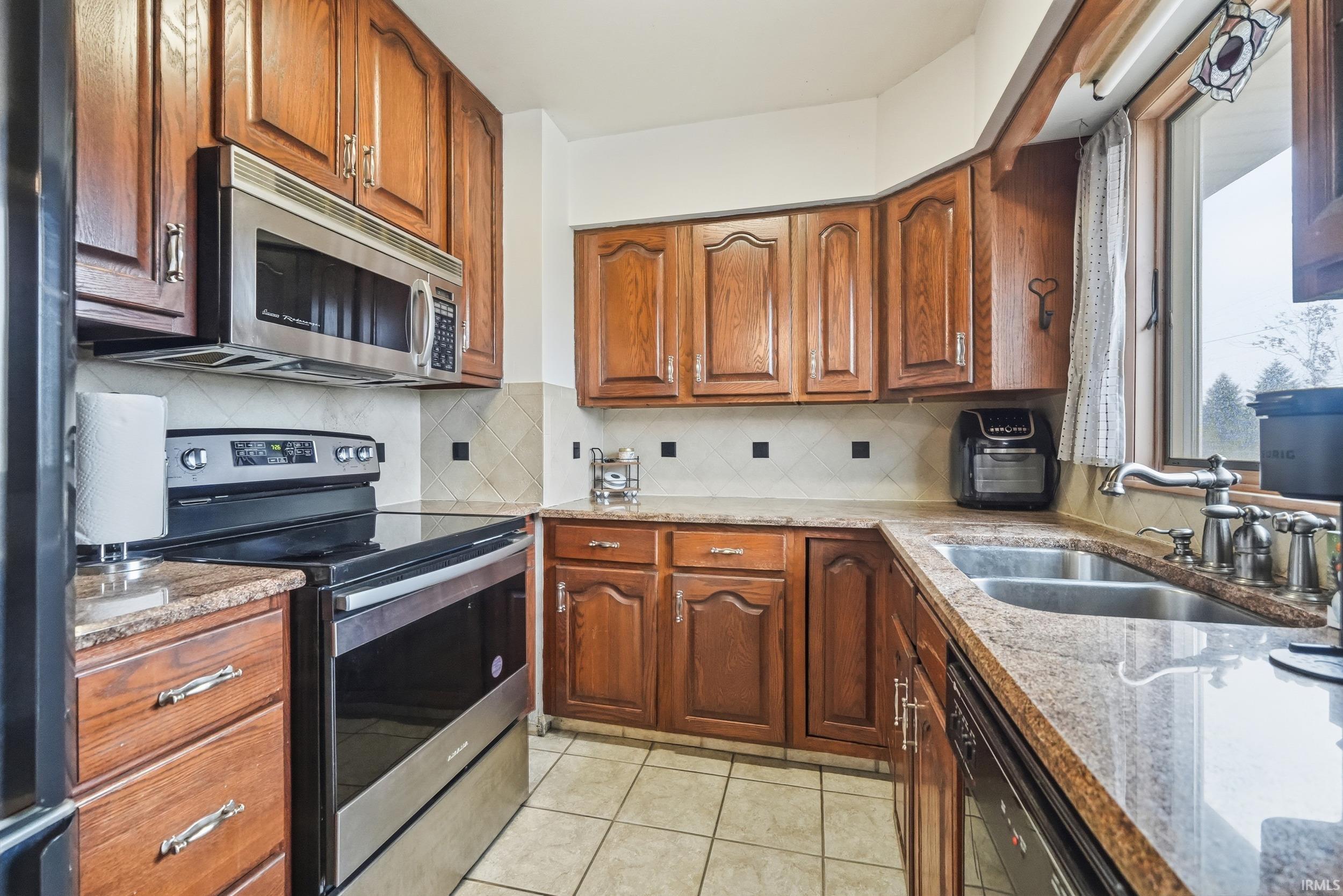 5231 Ann Hackley Road Fort Wayne, IN 46835 - Photo 9 of 32 Gallery Image 9