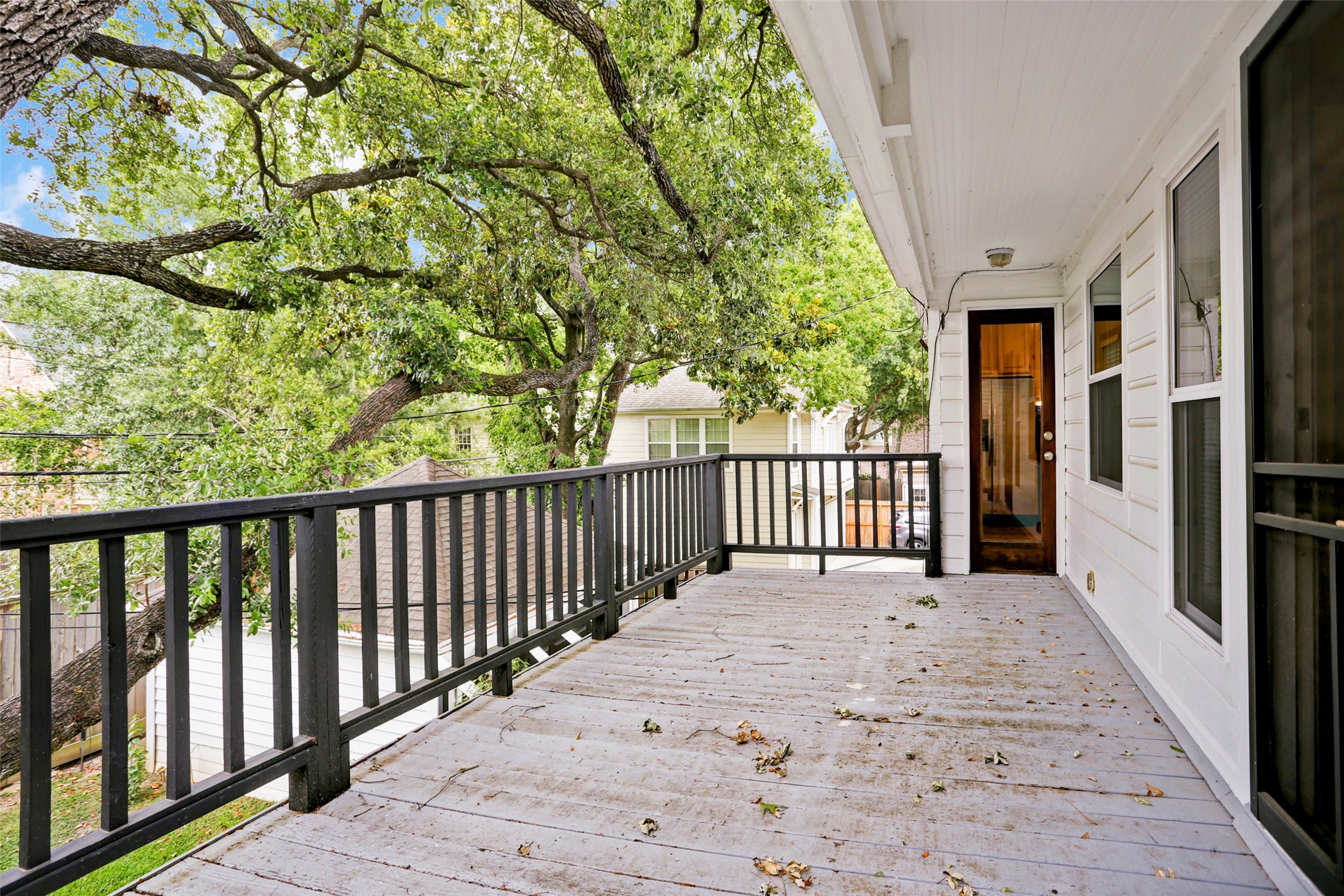 2324 Goldsmith Street, Unit B Houston, TX 77030 - Photo 11 of 21 Back balcony