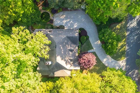 $1,995,000 | 3 Powers Chase Circle Northwest, Atlanta, GA 30327