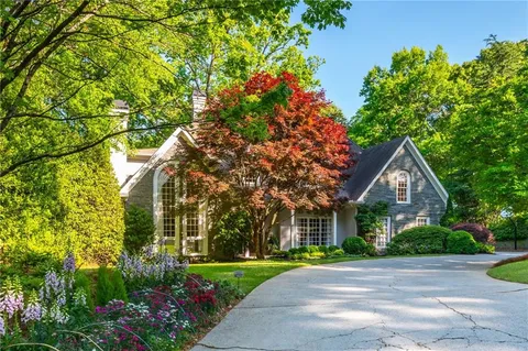 $1,995,000 | 3 Powers Chase Circle Northwest, Atlanta, GA 30327