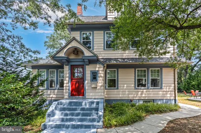 $1,249,000 | 2629 Washington Boulevard, Arlington, VA 22201