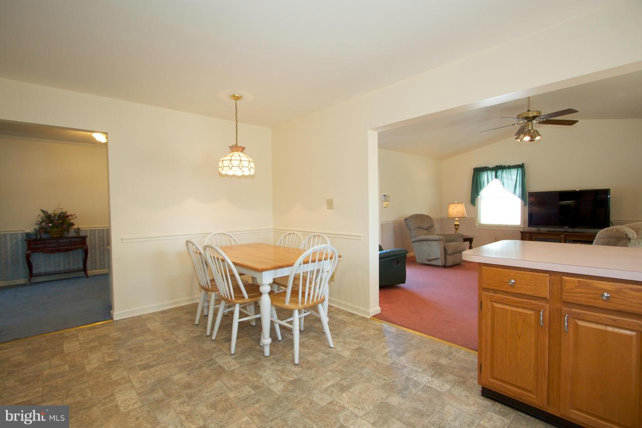 406 Delaware Avenue Baltimore, MD 21221 - Photo 5 of 24 Kitchen