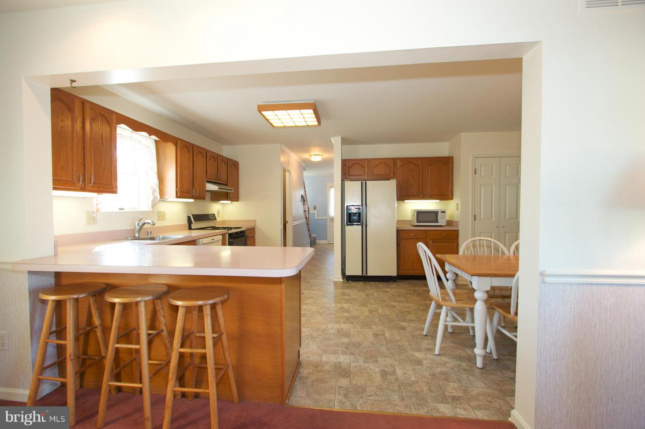406 Delaware Avenue Baltimore, MD 21221 - Photo 8 of 24 Kitchen