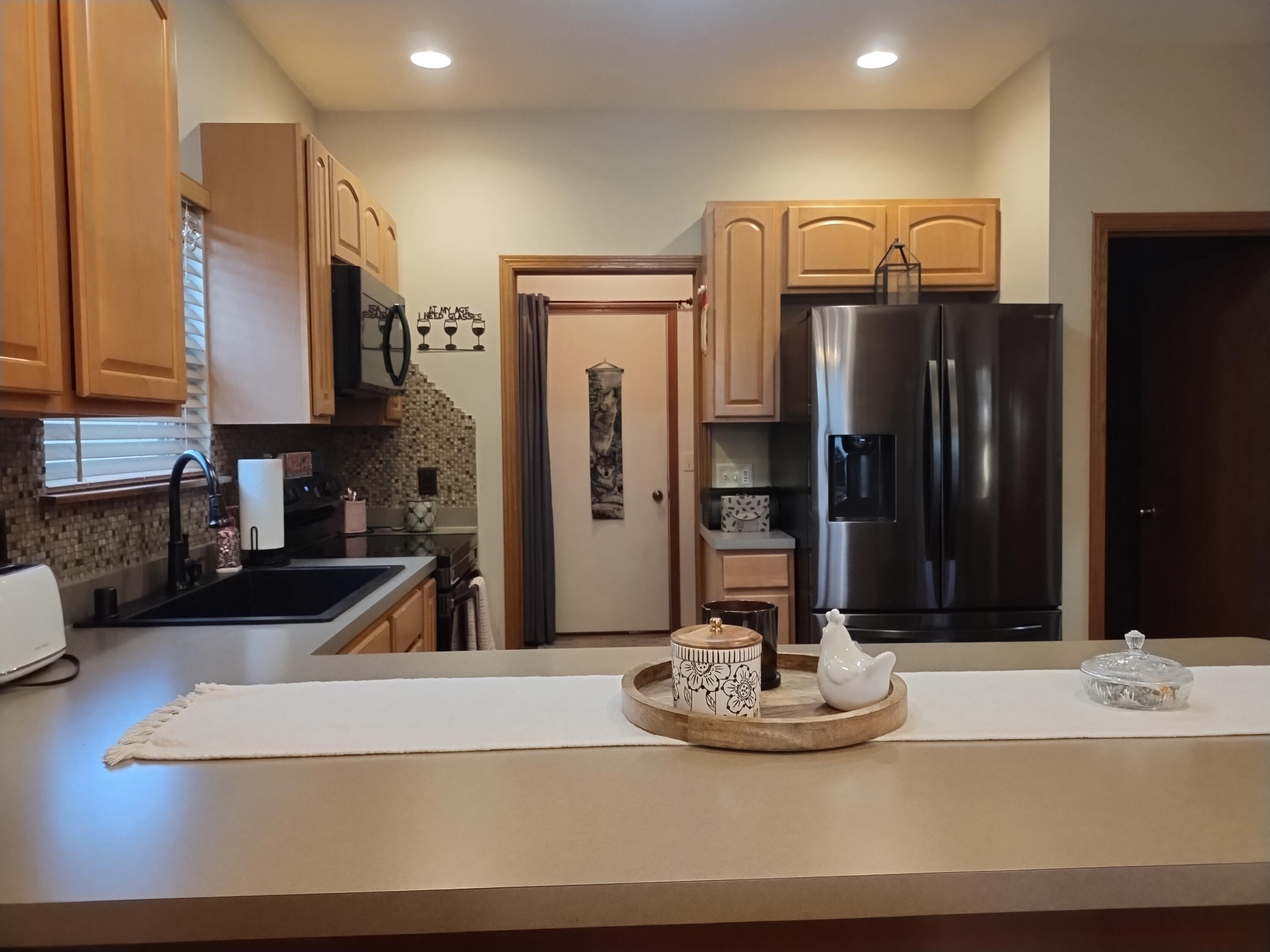 2024 Grove Avenue Racine, WI 53405 - Photo 10 of 61 1000001781
