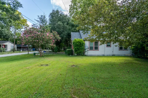 $1,700 | 111 Mc Phail Street, Tomball, TX 77375