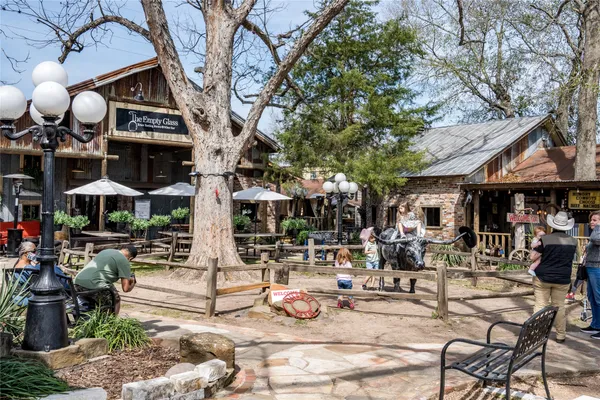 $1,700 | 111 Mc Phail Street, Tomball, TX 77375