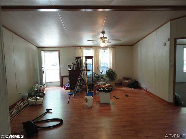 4811 Waymacks Road Charles City, VA 23030 - Photo 6 of 9 Den/Family/Great Room