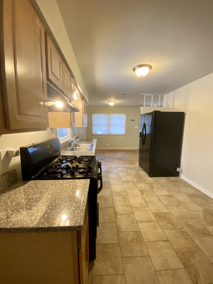 17041 Ridgewood Avenue Lansing, IL 60438 - Photo 2 of 10