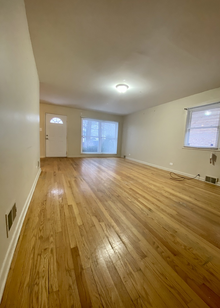 17041 Ridgewood Avenue Lansing, IL 60438 - Photo 3 of 10