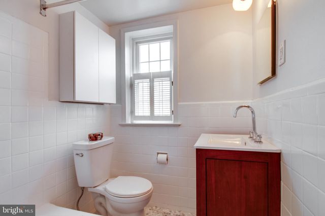 a sign that is on the side of the road