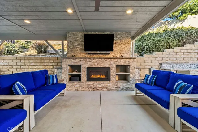 $777,000 | 29188 Woodbridge Drive, Murrieta, CA 92563