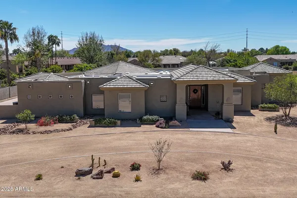 $1,600,000 | 2687 East Arrowhead Trail, Gilbert, AZ 85297