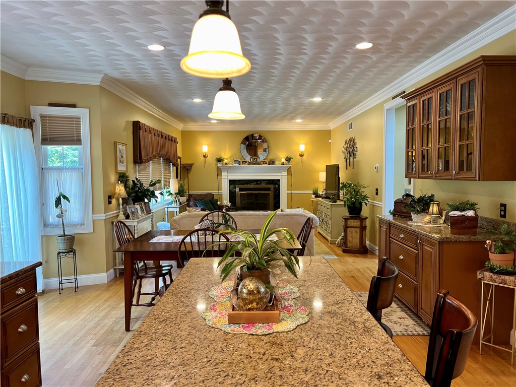 35 Lantern Road Smithfield, RI 02917 - Photo 9 of 41 Gallery Image 9