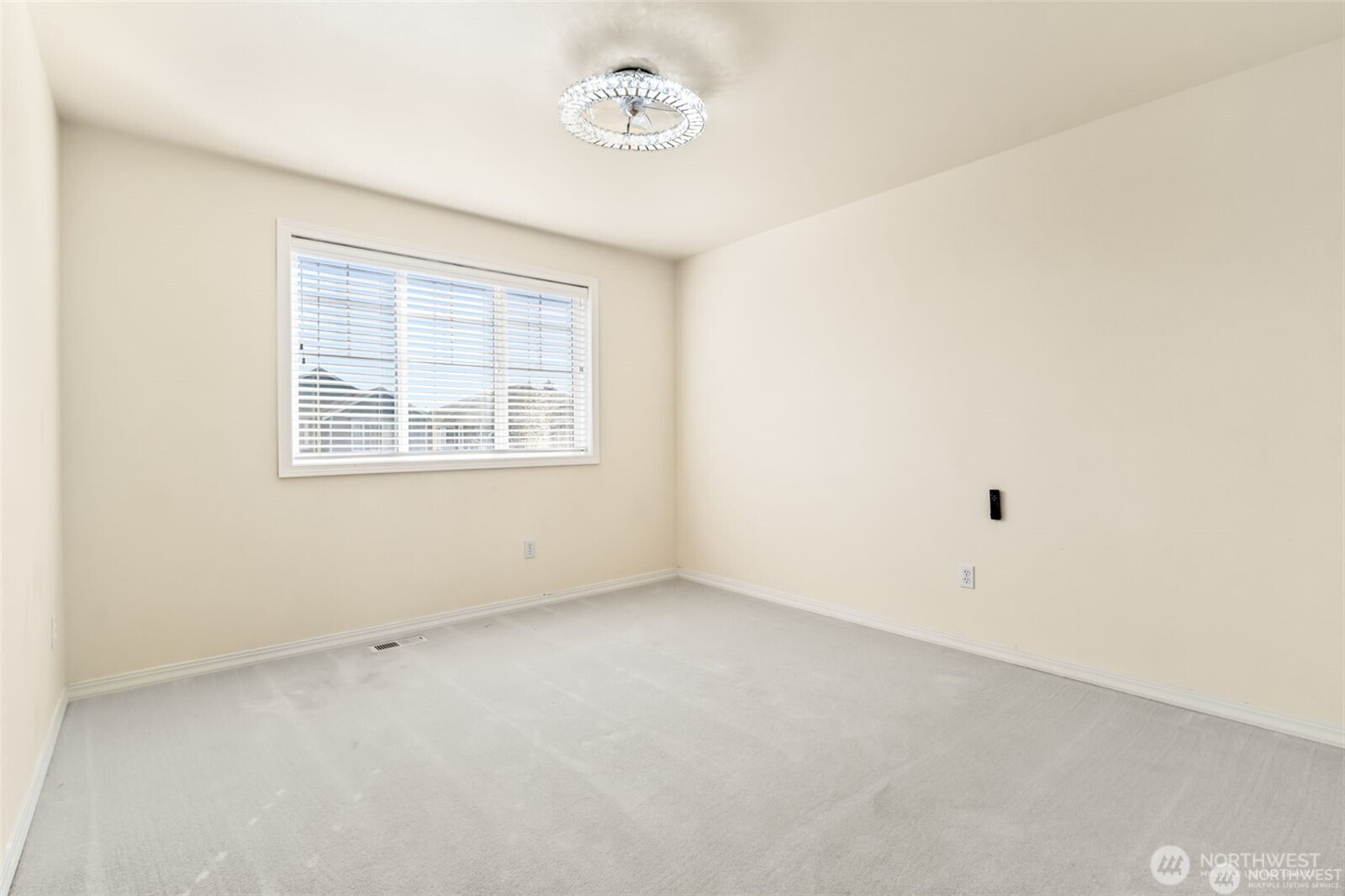 3631 214th Place Southeast Bothell, WA 98021 - Photo 27 of 38 an empty room with a window
