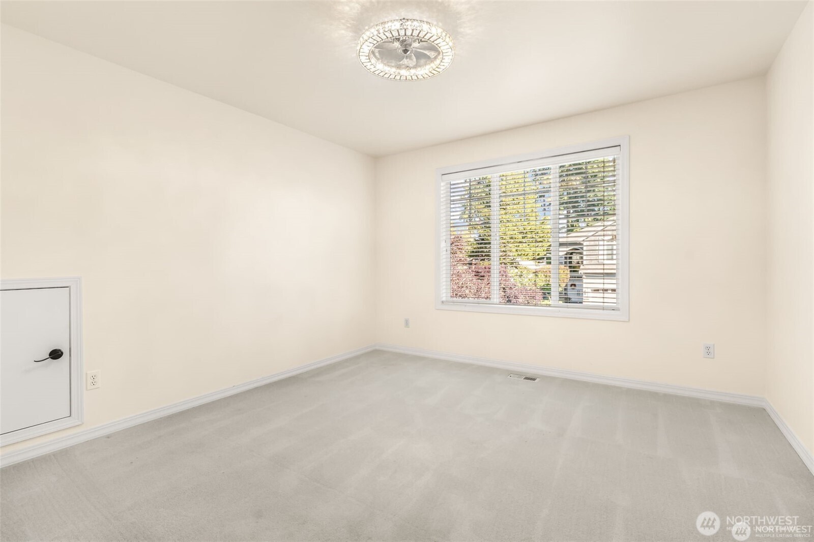 3631 214th Place Southeast Bothell, WA 98021 - Photo 29 of 38 an empty room with a window