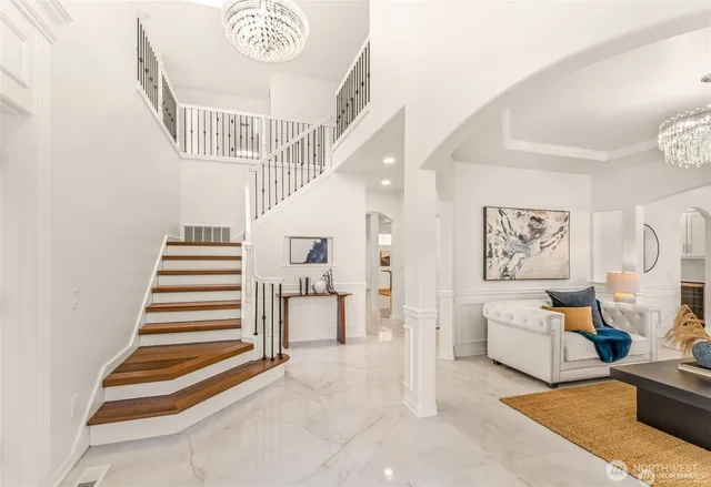 a view of entryway and hall