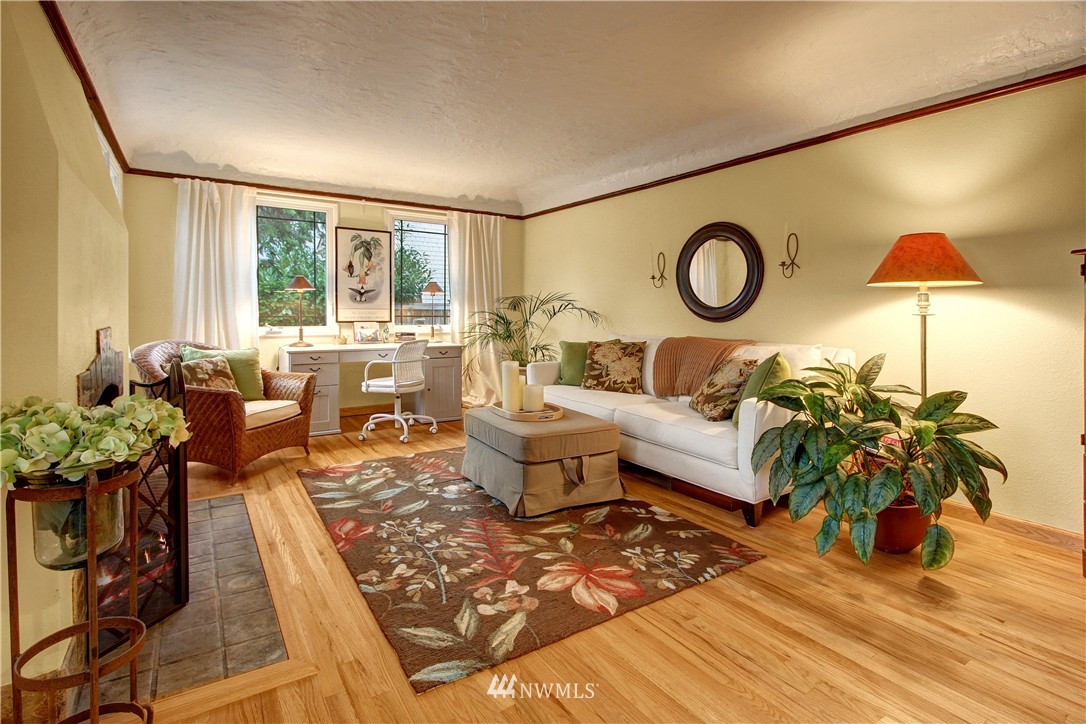4627 Southwest Frontenac Street Seattle, WA 98136 - Photo 3 of 18 Gallery Image 3