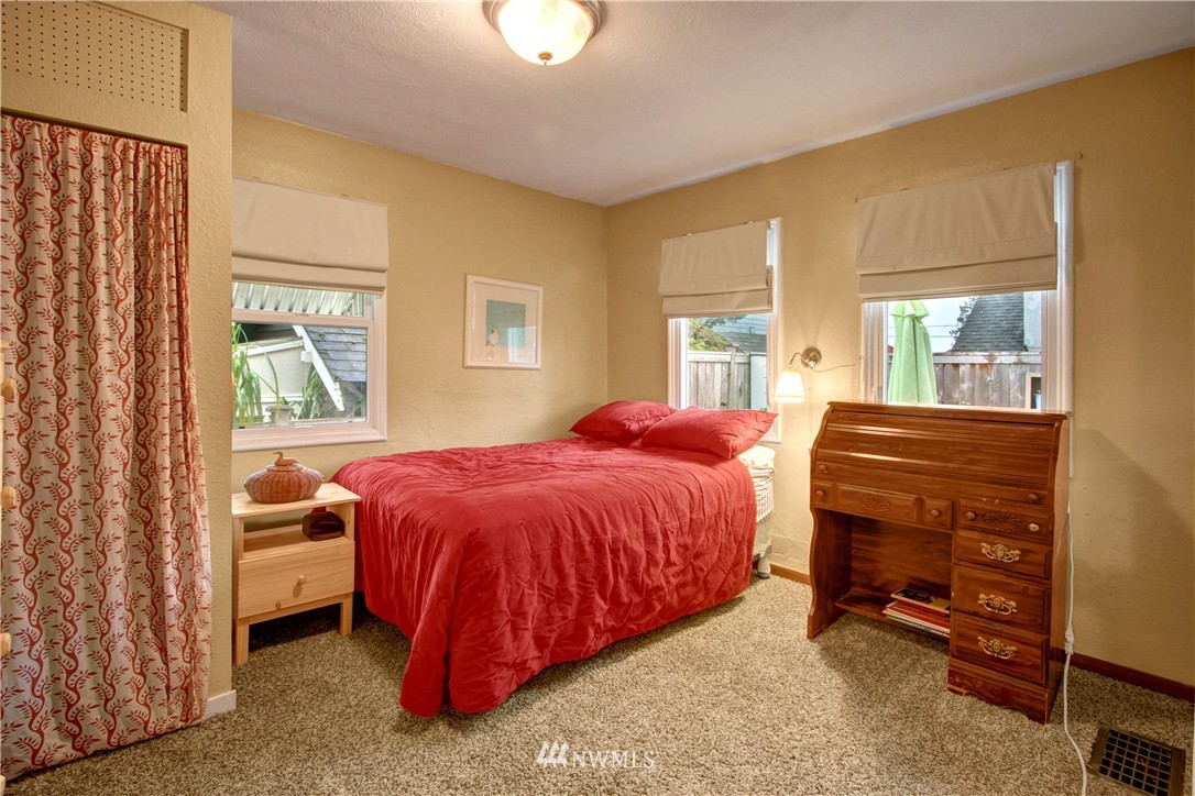 4627 Southwest Frontenac Street Seattle, WA 98136 - Photo 10 of 18 Gallery Image 10