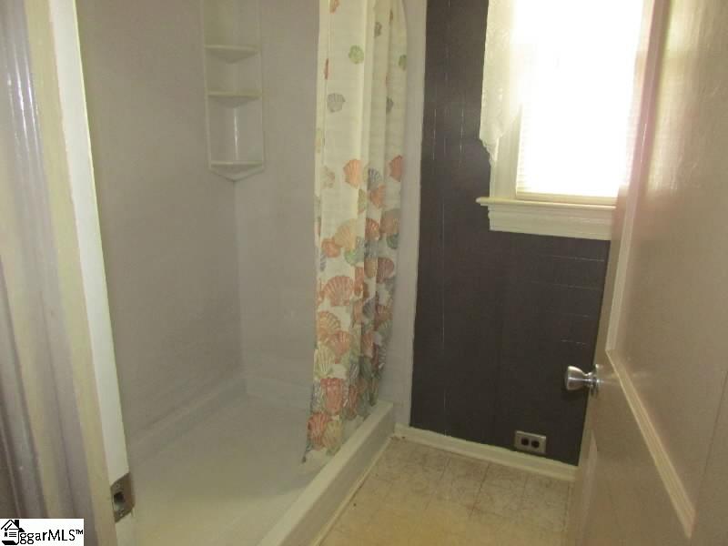 213 Shands Street Clinton, SC 29325 - Photo 8 of 9 Gallery Image 8