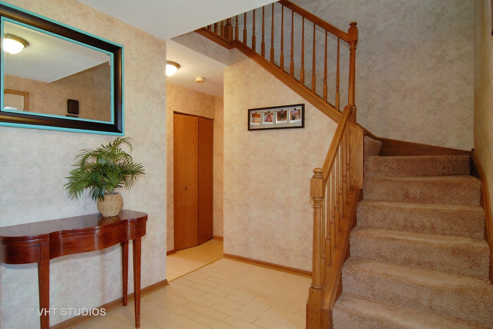 4 Collingwood Court Bolingbrook, IL 60440 - Photo 2 of 20