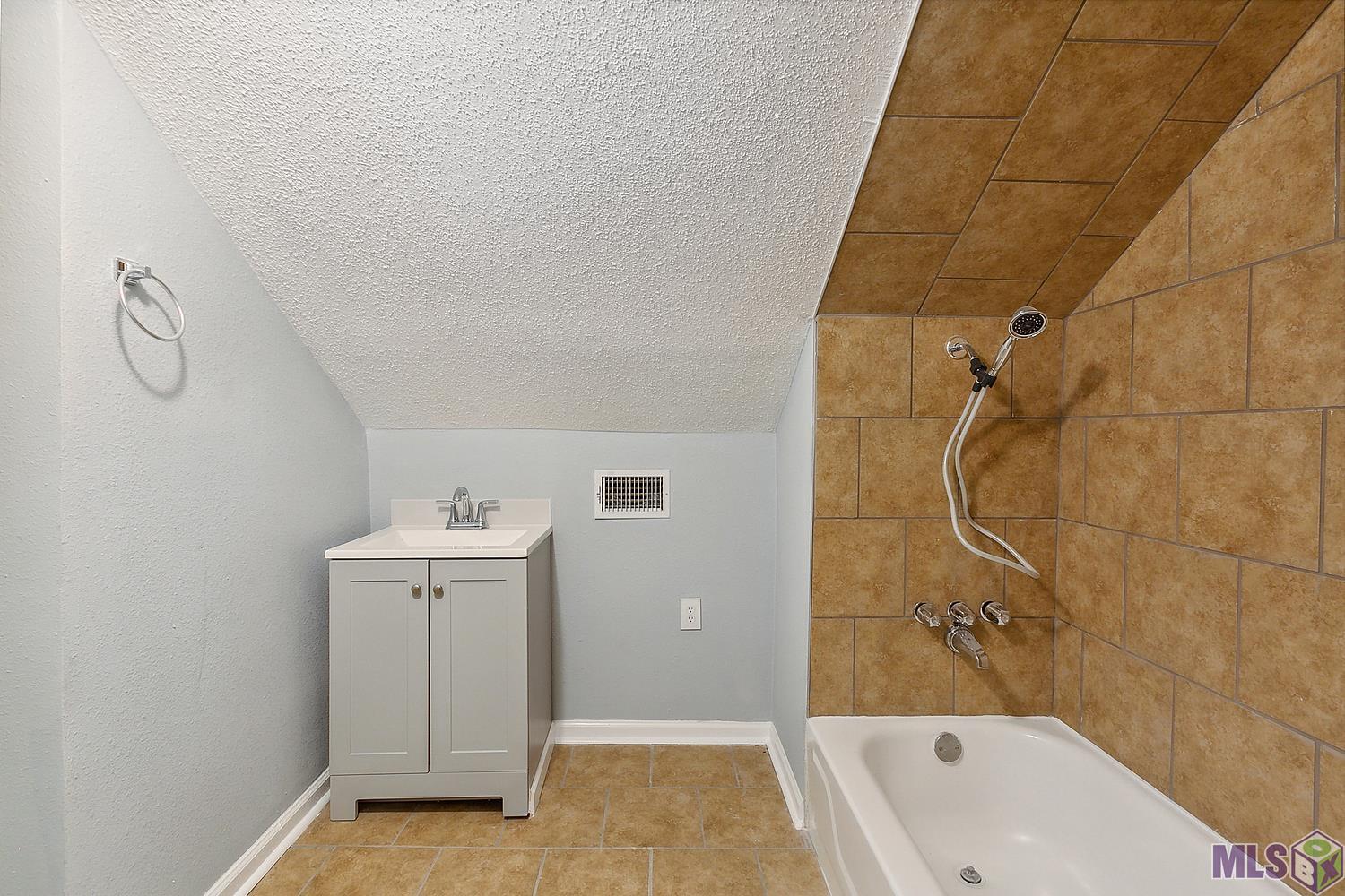 7263 Yorkshire Street Baton Rouge, LA 70807 - Photo 9 of 15 Gallery Image 9