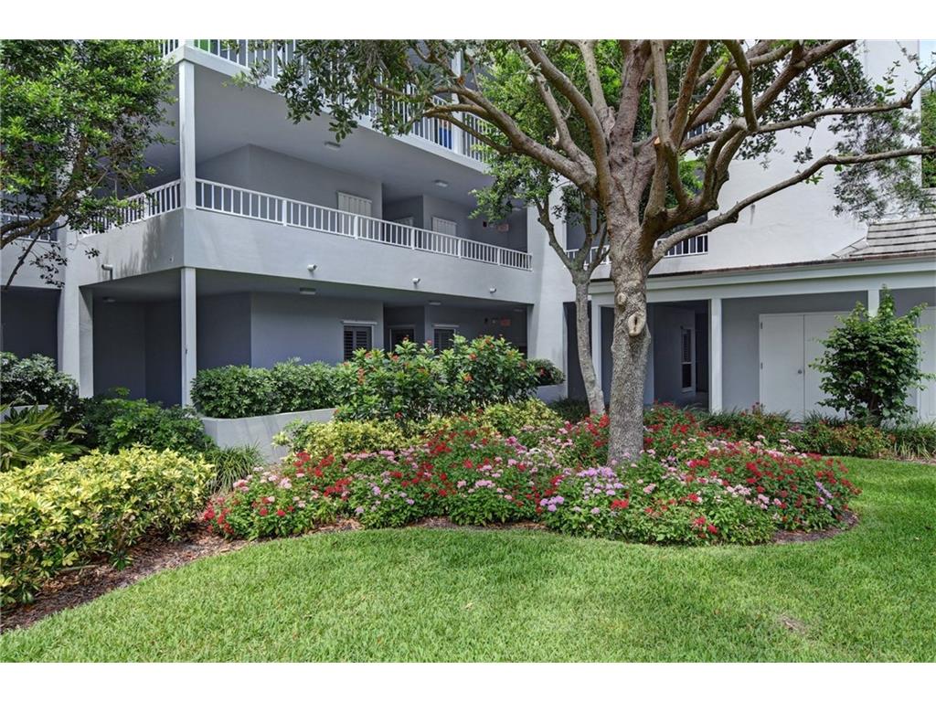 1903 Bay Road, Unit 106 Vero Beach, FL 32963 - Photo 2 of 36