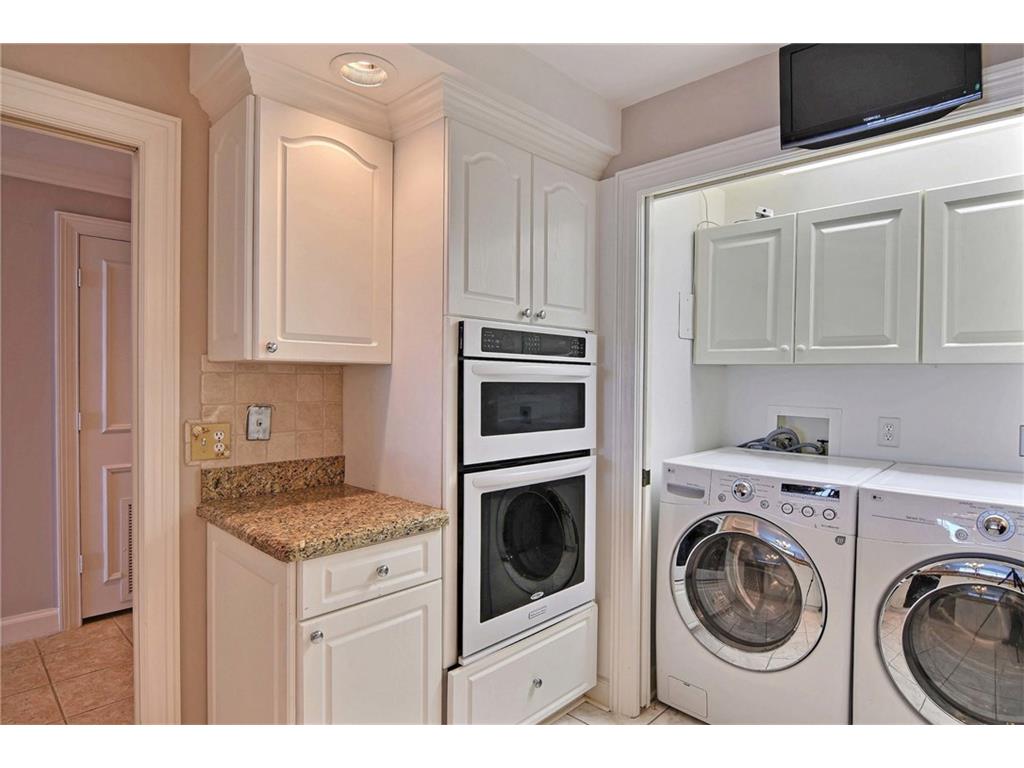 1903 Bay Road, Unit 106 Vero Beach, FL 32963 - Photo 9 of 36