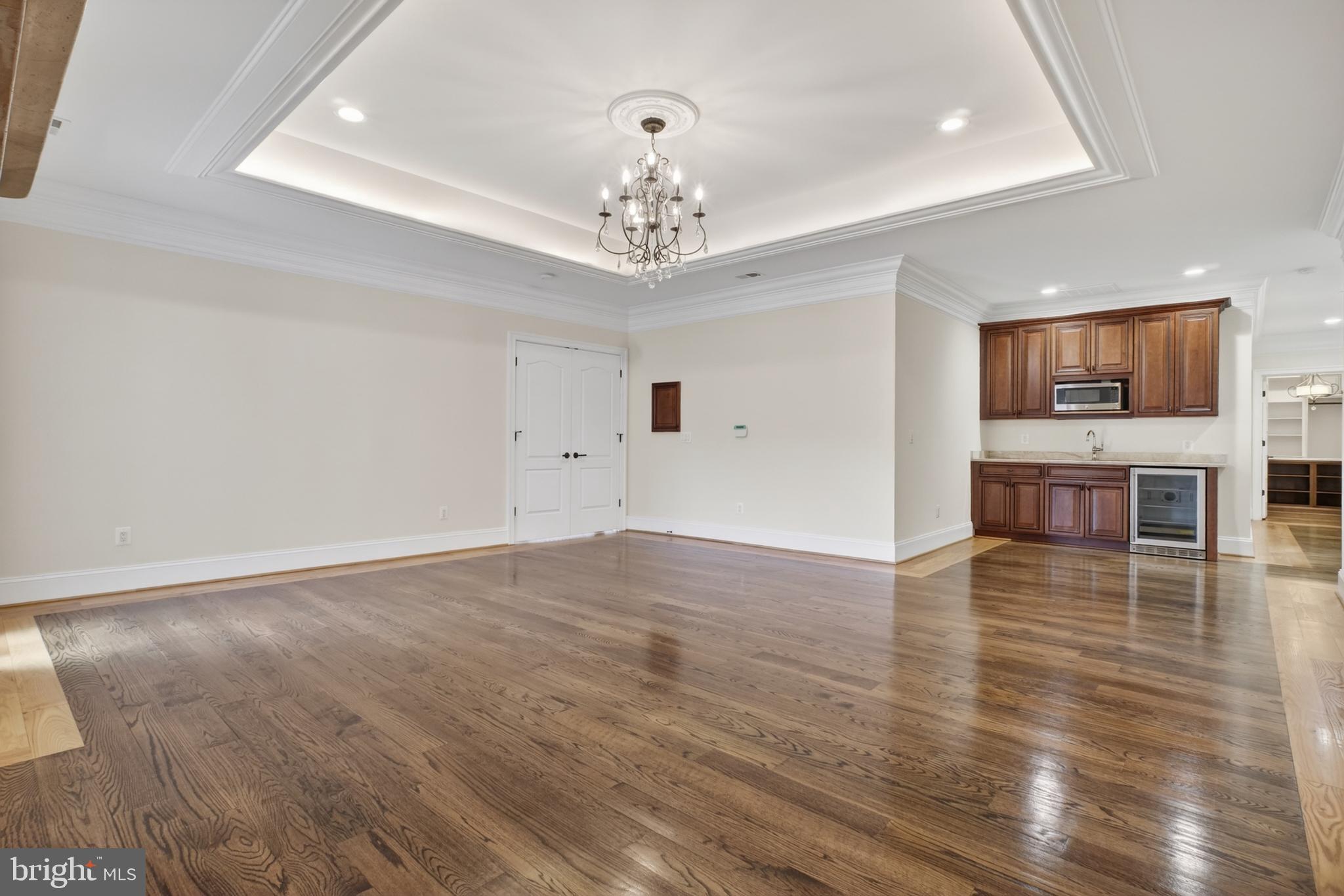 7112 Georgetown Pike McLean, VA 22101 - Photo 25 of 59 Primary Bedroom with Wet Bar