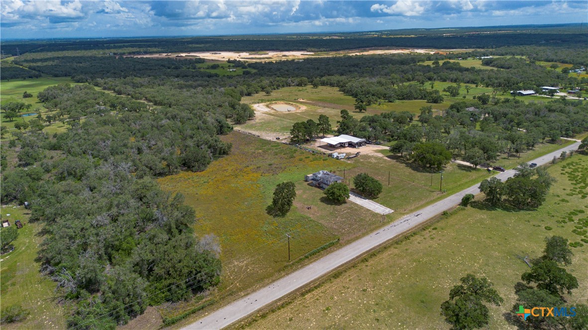 84 Longhorn Road Stockdale, TX 78160 - Photo 4 of 31