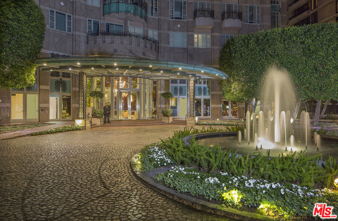 10580 Wilshire Boulevard, Unit 8SW Los Angeles, CA 90024 - Photo 38 of 38 a view of a building with pathway