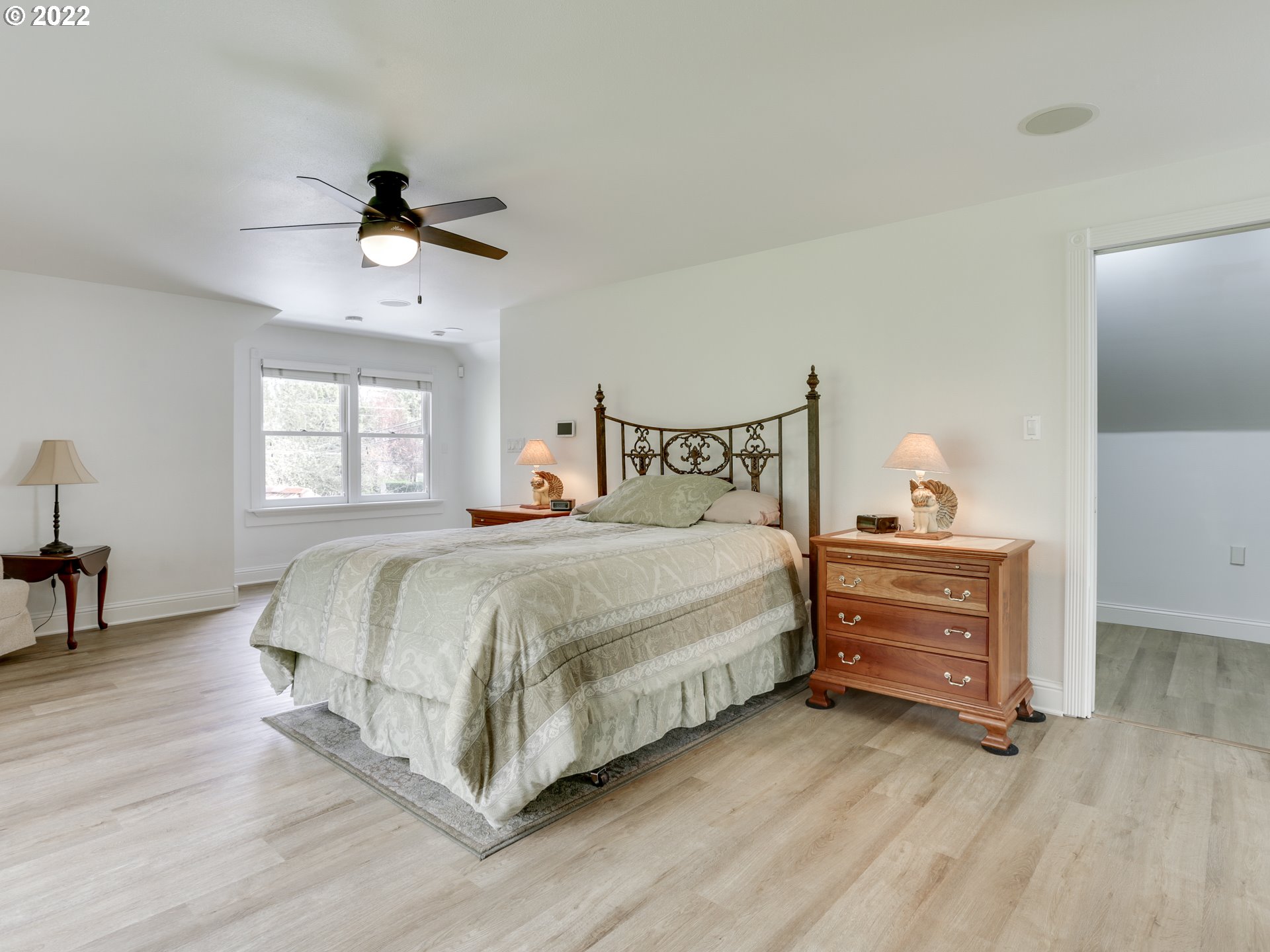 11531 Southwest Lesser Road Portland, OR 97219 - Photo 14 of 32 Gallery Image 14