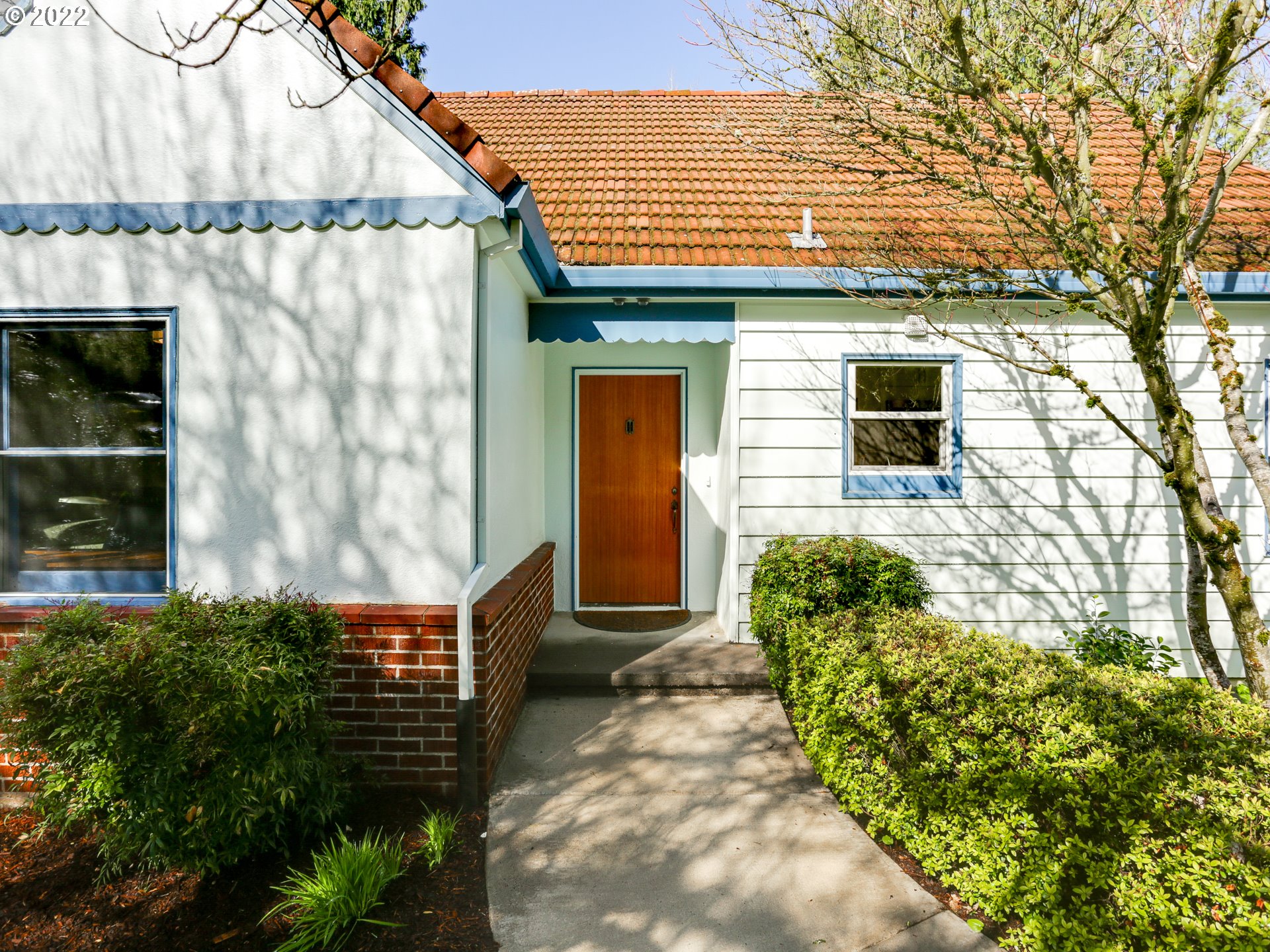 11531 Southwest Lesser Road Portland, OR 97219 - Photo 2 of 32 Gallery Image 2