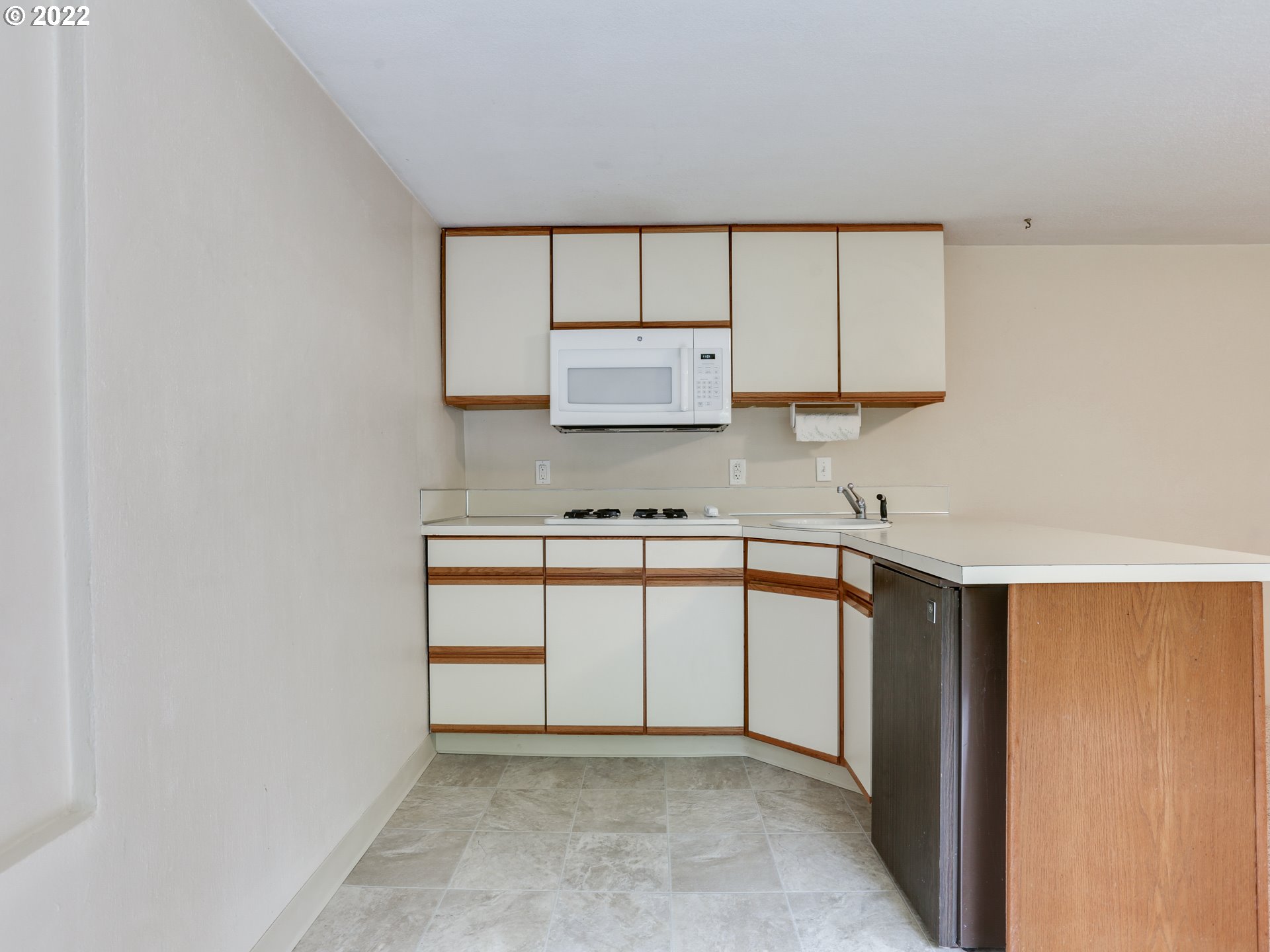 11531 Southwest Lesser Road Portland, OR 97219 - Photo 22 of 32 Gallery Image 22