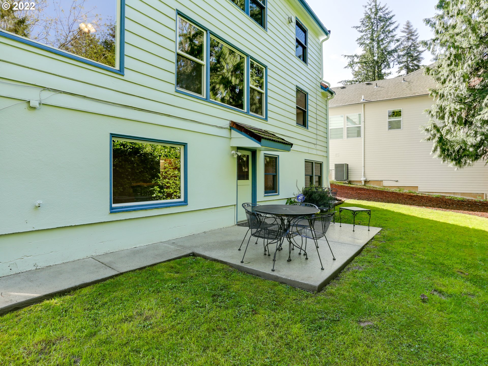 11531 Southwest Lesser Road Portland, OR 97219 - Photo 28 of 32 Gallery Image 28
