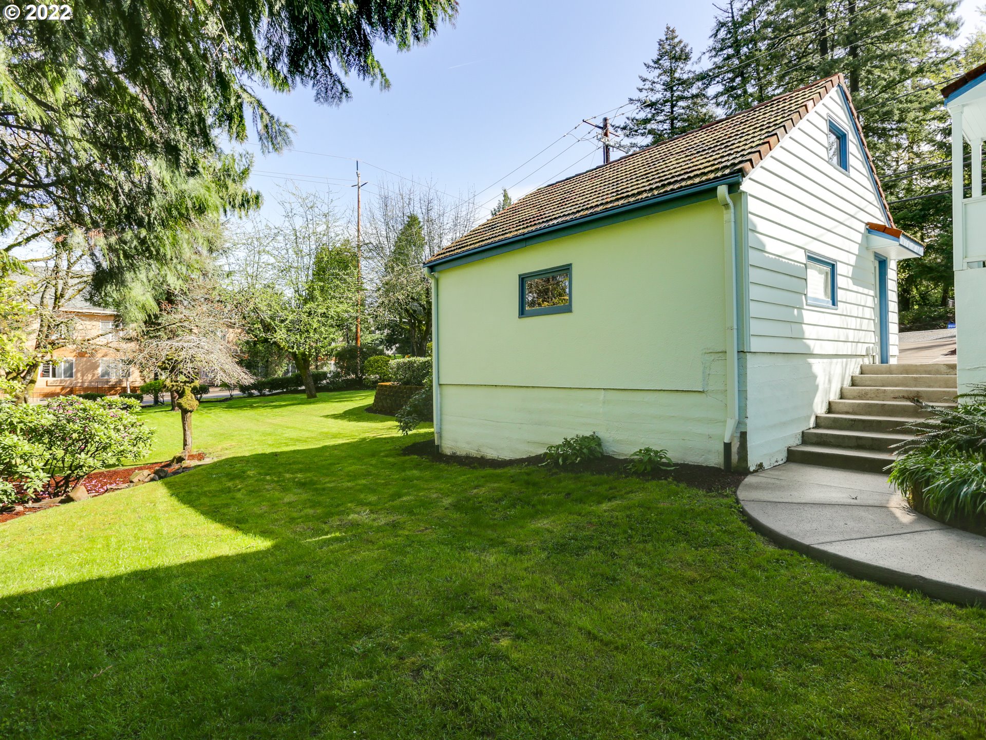 11531 Southwest Lesser Road Portland, OR 97219 - Photo 29 of 32 Gallery Image 29