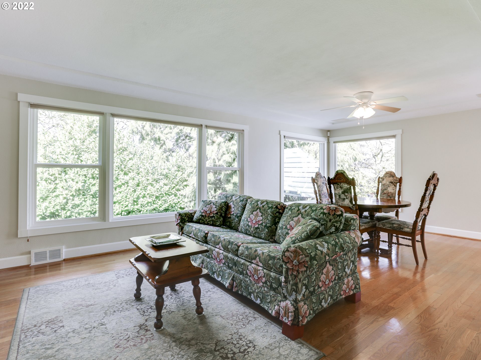 11531 Southwest Lesser Road Portland, OR 97219 - Photo 7 of 32 Gallery Image 7