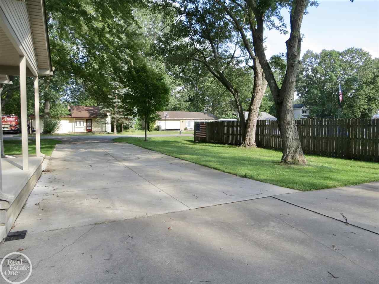 3530 Alida Avenue Rochester Hills, MI 48309 - Photo 46 of 55