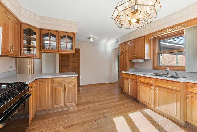 $315,000 | 11015 South Natchez Avenue, Worth, IL 60482