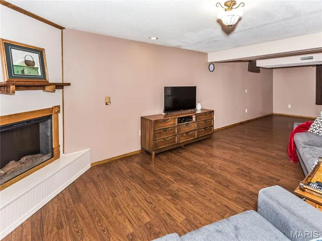 $310,000 | 961 Weathervane Lane, Troy, IL 62294