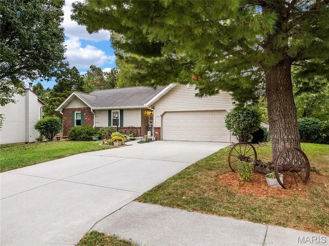 $310,000 | 961 Weathervane Lane, Troy, IL 62294