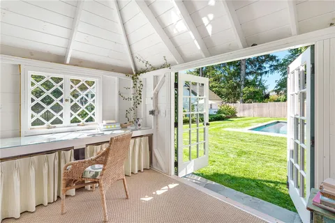 $1,295,000 | 11 Chachapacasset Road, Barrington, RI 02806