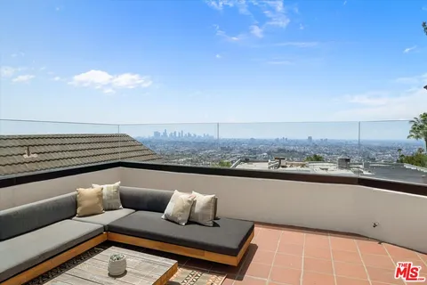 $3,995,000 | 2700 Glendower Avenue, Los Angeles, CA 90027