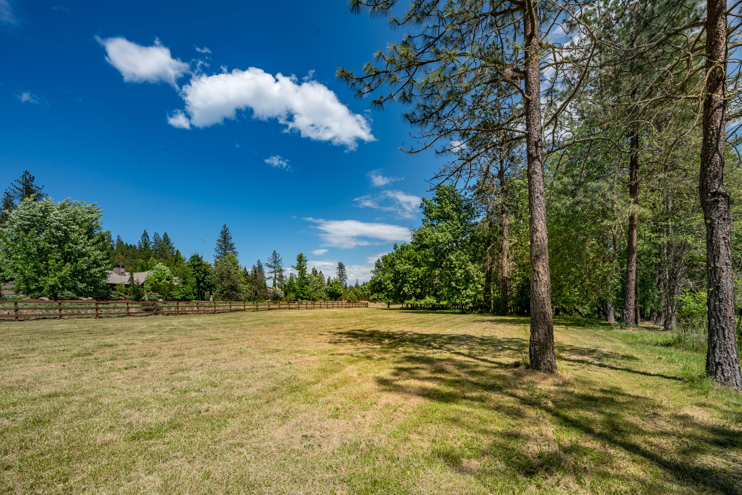 355 Naturescape Road Grants Pass, OR 97527 - Photo 11 of 59 6e