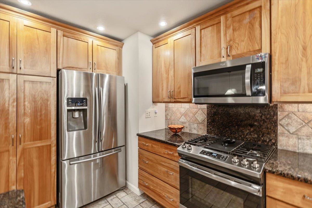 336 Highway 105 Sheldon, VT 05483 - Photo 7 of 59