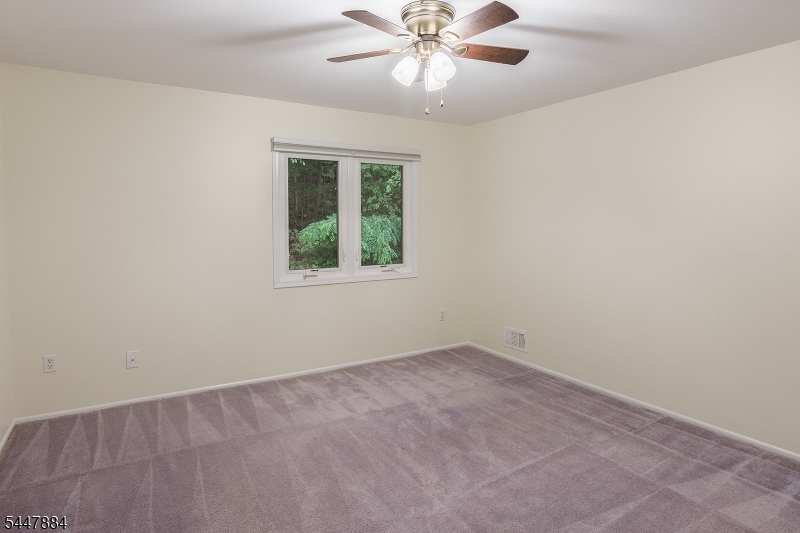 89 Continental Road Morris Plains, NJ 07950 - Photo 13 of 38