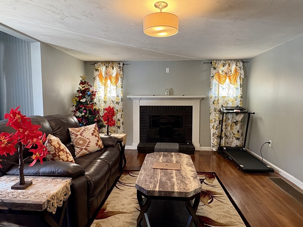 1309 Shootflying Hill Road Barnstable, MA 02632 - Photo 3 of 31