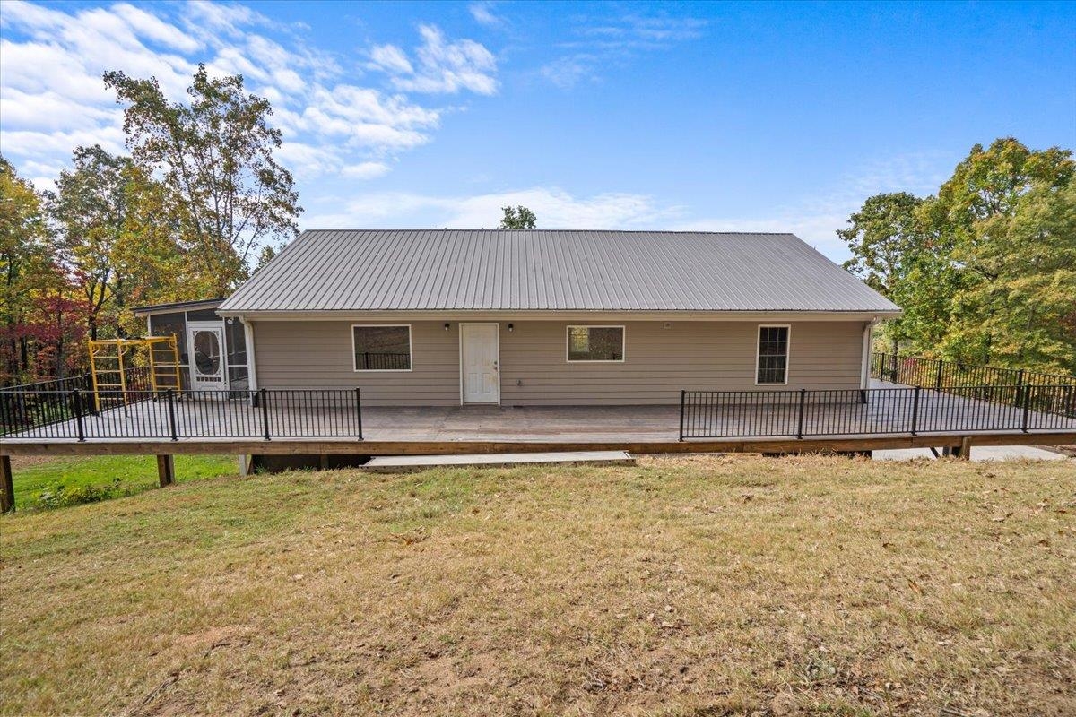 1090 9 Times Road Pickens, SC 29671 - Photo 11 of 28